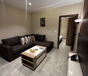 Al Swaifyeh Apartment | Chic Apartments For Rent ave2-3