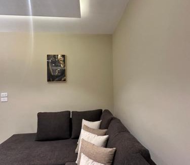 Al Swaifyeh Apartment | Chic Apartments For Rent ave2-6