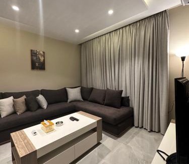 Al Swaifyeh Apartment | Chic Apartments For Rent ave2-7