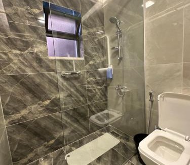 Al Swaifyeh Apartment | Chic Apartments For Rent ave0-5
