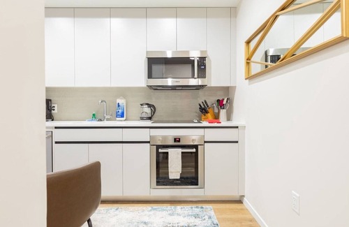 Seaport District Apartment | Chic Apt Seaport Summ