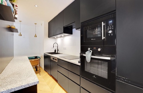 Neuilly-sur-Seine Apartment | Chic Apt with Garden - 1BD/2P - Neuilly-sur-Seine