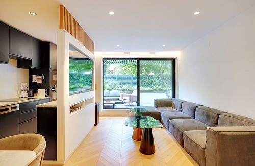 Neuilly-sur-Seine Apartment | Chic Apt with Garden - 1BD/2P - Neuilly-sur-Seine