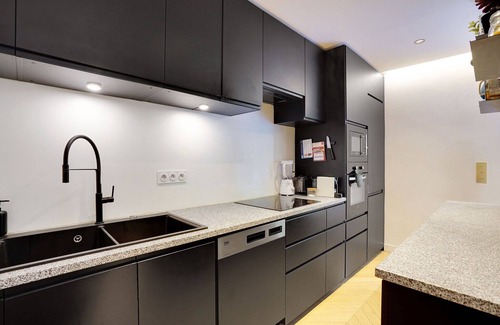 Neuilly-sur-Seine Apartment | Chic Apt with Garden - 1BD/2P - Neuilly-sur-Seine