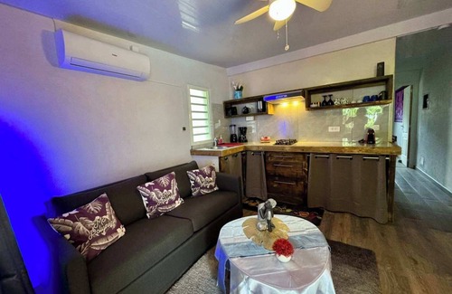 Moorea-Maiao Apartment | Chic Beachside Retreat