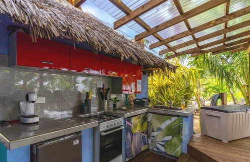 Moorea-Maiao Apartment | Chic Beachside Retreat