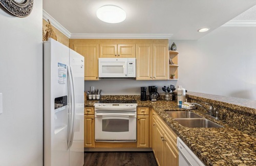 Panama City Beach Condo | Chic Boardwalk Condo w/Floor-to-Ceiling Views, Balcony & Bunks for the Kids