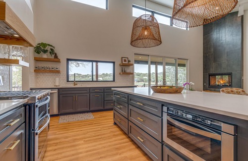 Council Creek South House | Chic Burnet Home on Lake Buchanan w/2 Fireplaces!