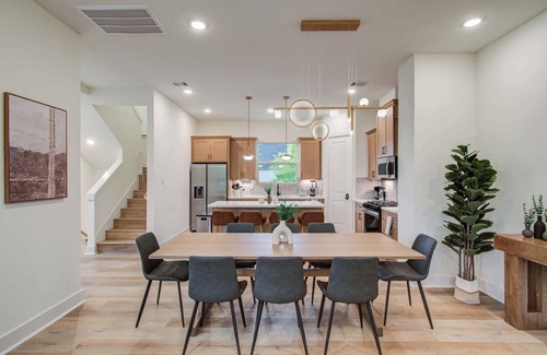OST - South Union House | Chic & Central 3BD Townhouse, Mins to DT & Midtown