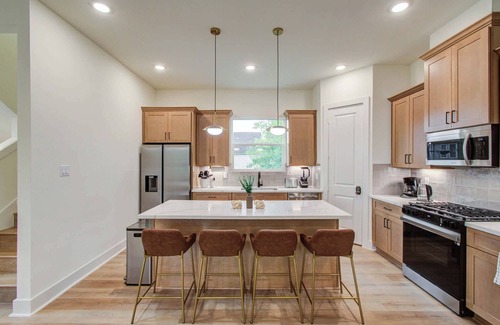 OST - South Union House | Chic & Central 3BD Townhouse, Mins to DT & Midtown