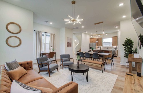 OST - South Union House | Chic & Central 3BD Townhouse, Mins to DT & Midtown