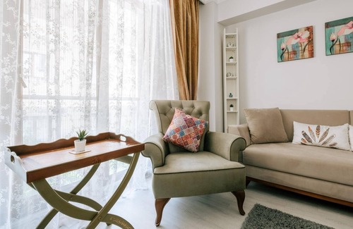 Atasehir Apartment | Chic Central Flat Near Malls and Metro in Atasehir