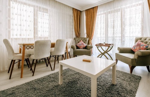 Atasehir Apartment | Chic Central Flat Near Malls and Metro in Atasehir