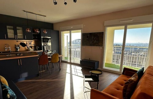 Noisy-le-Grand Apartment | CHIC & CHILL Apartment near Disneyland and Paris