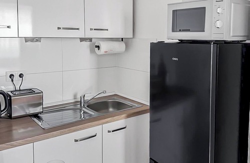 Elberfeld-Mitte Apartment | Chic City Apartment 1BR for 2- Elegant Comfort, Wuppertal City Center