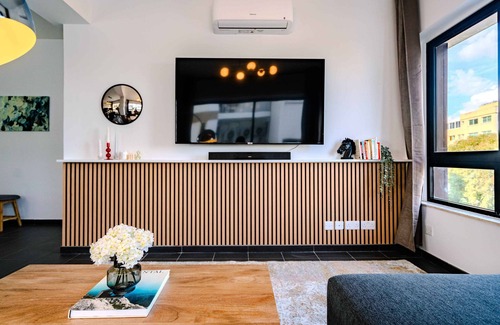 City Centre Apartment | Chic City Center Stay With Stunning View