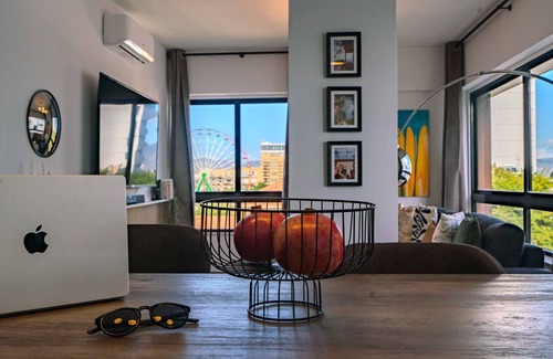 City Centre Apartment | Chic City Center Stay With Stunning View