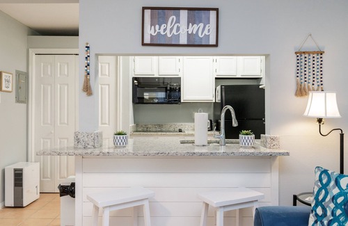 Corpus Christi Condo | Chic Coastal Retreat w/Hot Tub & Indoor Pool, Steps from Pristine TX Beaches