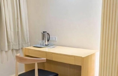 Downtown Tacloban Apartment | Chic Comforts: Etsu Hotel's Signature Studio Await
