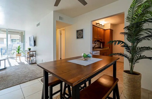 Entertainment District Condo | Chic Condo - Only a 5 Minute Drive to Old Town!