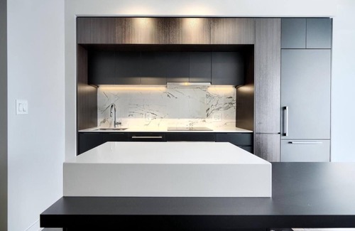 Downtown Montreal Condo | Chic Condo w/Skybridge to Bell Centre & Underground City Access