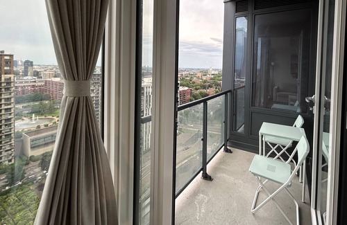 Downtown Montreal Condo | Chic Condo w/Skybridge to Bell Centre & Underground City Access