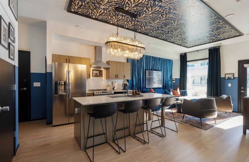 Eighth Avenue Condo | Chic Condo with Pool, Walking distance to Broadway!