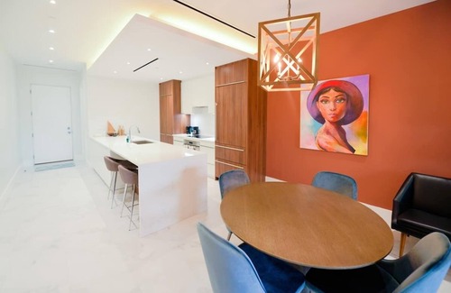 Nassau Condo | Chic Contemporary Condo on Cable Beach