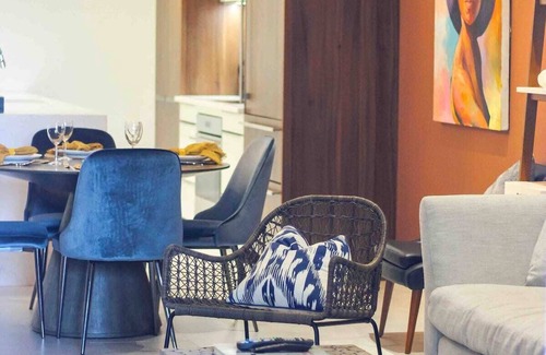 Nassau Condo | Chic Contemporary Condo on Cable Beach
