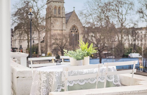 Tachbrook Apartment | Chic & Cosy Flat, 4-Min Walk to Pimlico Tube. Pet Friendly