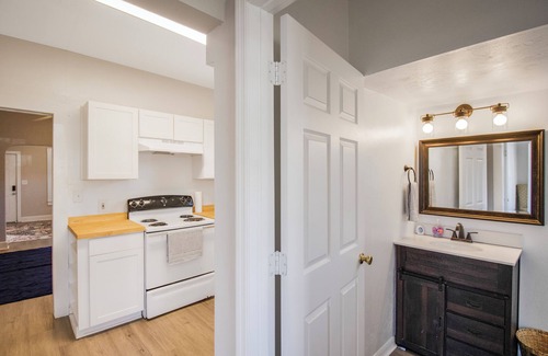 University Heights House | Chic & Cozy 3BR 2BA Home - Heart of GNV!