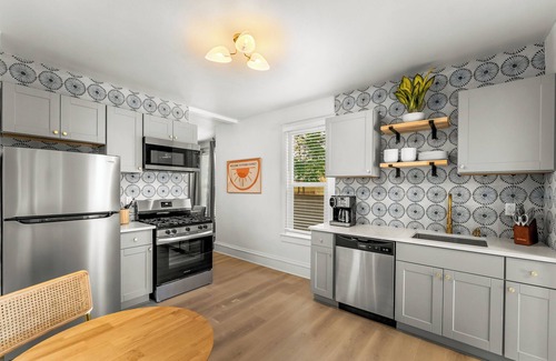 Northside House | Chic, cozy & spacious 4-bedroom house in Pueblo with large private backyard