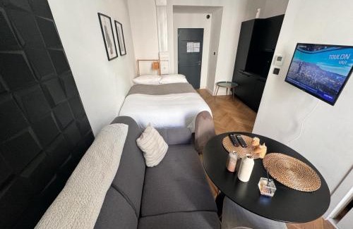 Lepante Quarter Apartment | Chic Cozy Studio in the Heart of the City