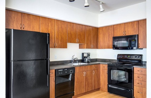 West Bellevue Apartment | Chic Downtown Bellevue Studio w/W/D, Rooftop, walk to all, by Blueground