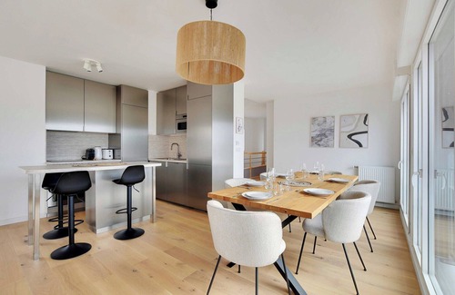 Le Bois Porte de Nogent Apartment | Chic Duplex with Rooftop -3BD/6P- Nogent-sur-Marne