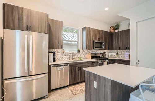 Govalle House | Chic East Austin Home | Walkable w/Private Yard