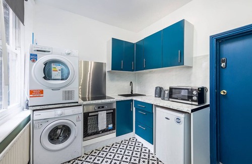Spitalfields Apartment | Chic Ensuite Room Brick Lane