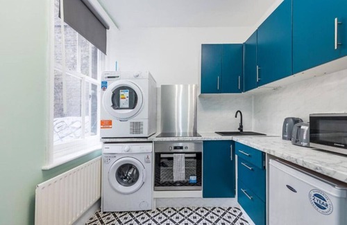 Spitalfields Apartment | Chic Ensuite Room Brick Lane