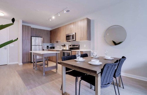 Jefferson Manor Apartment | Chic Escape in Heart of Alexandria