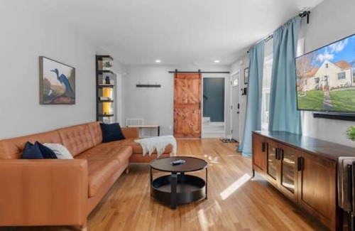 Portsmouth House | Chic Family Friendly Home w/ FirePit Near Casino
