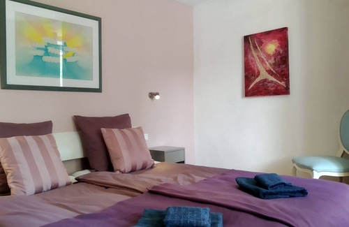 Roquetaillade House | chic farmhouse, NEW heated saltwater pool, VERY cosy terrace, 2ha grounds