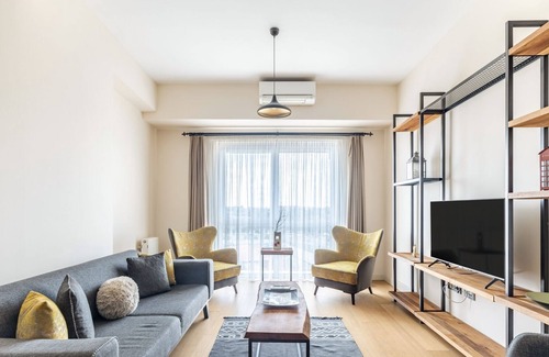Gaziosmanpasa Apartment | Chic Flat 20 min to Kanyon Mall in Gaziosmanpasa