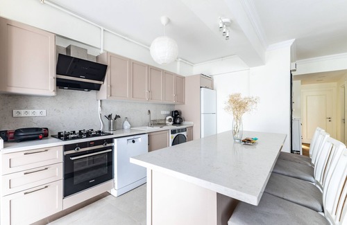 Moda Apartment | Chic Flat 5 min to Moda Pier