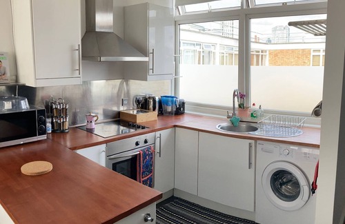 Parsons Green and Walham Apartment | Chic Flat in London SW6