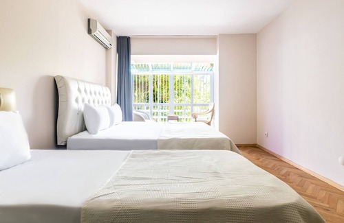 Arnavutkoy Apartment | Chic Flat w Garden in Bebek, Lux Side of Istanbul