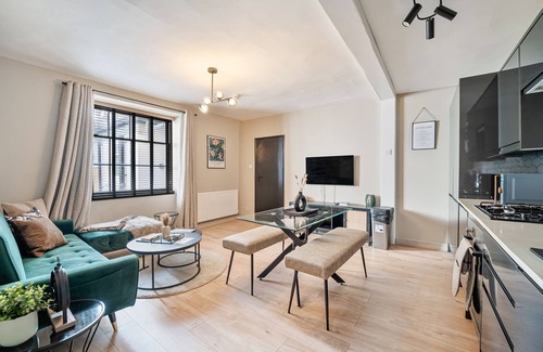 Clifton Apartment | Chic Garden Escape in Clifton