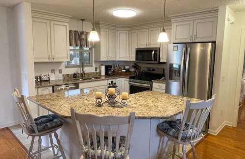 Springdale House | Chic Gem in The Villages - Modern Amenities & Prime Location! Call today!