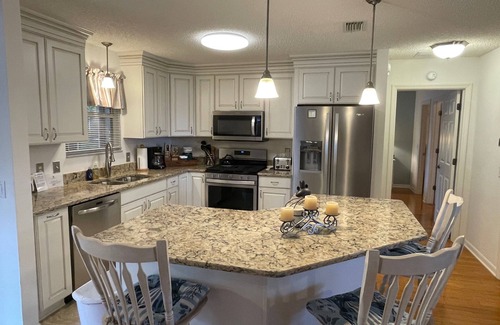 Springdale House | Chic Gem in The Villages - Modern Amenities & Prime Location! Call today!