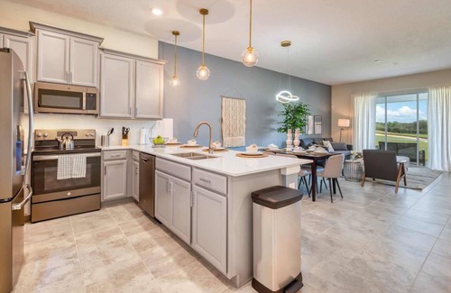Four Corners Apartment | Chic Golf-View Condo - Simply Amazing