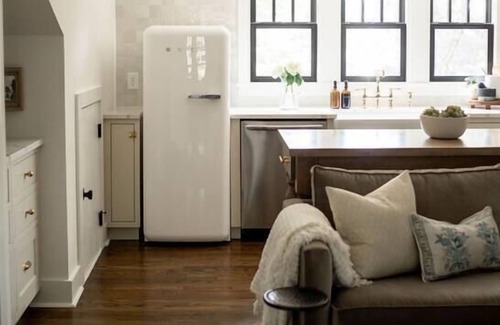 Rolling Acres House | Chic Haven: The Artisanal Carriage House